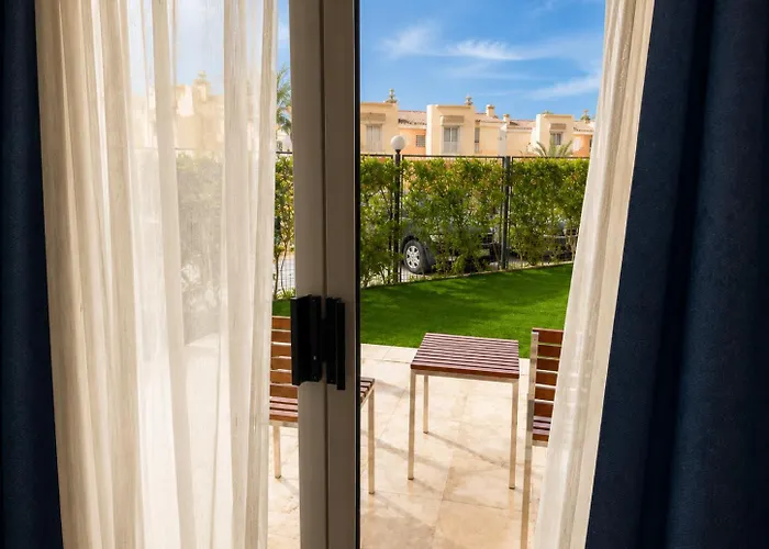 Apartment Relax At Marina Wadi Degla , Breakfast & Dinner