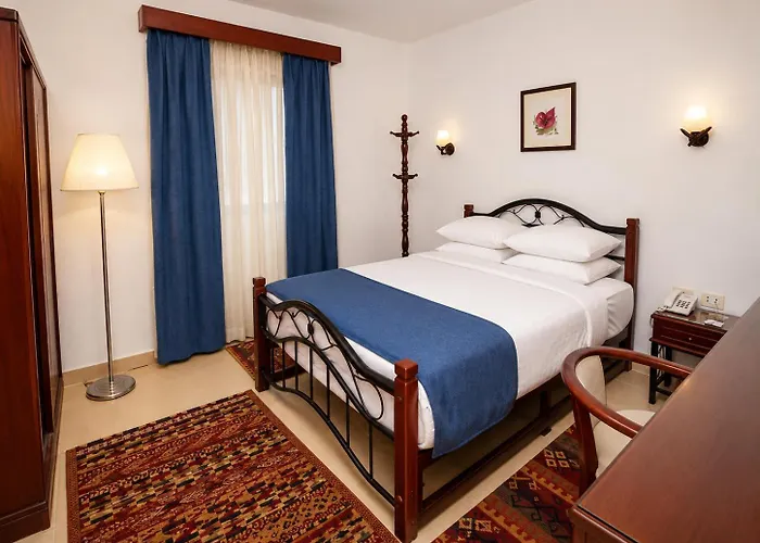 Relax At Marina Wadi Degla , Breakfast & Dinner Apartment *