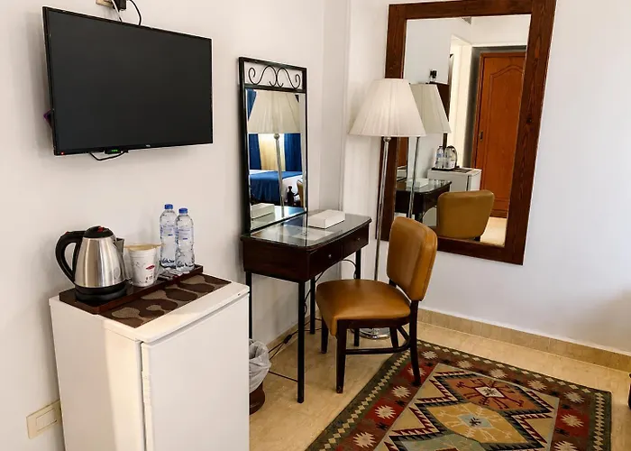 Relax At Marina Wadi Degla , Breakfast & Dinner Apartment