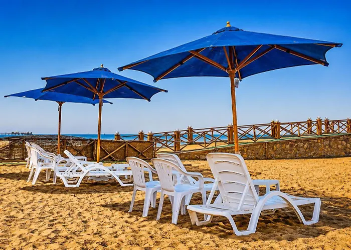 Relax At Marina Wadi Degla , Breakfast & Dinner